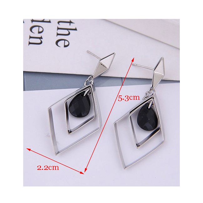 LRC Anting tusuk Fashion Metal Geometric Diamond Stud Earrings