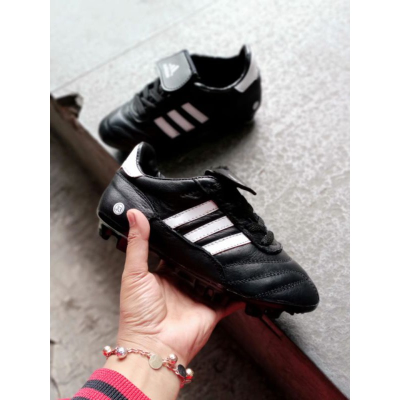 SEPATU BOLA ANAK BAHAN KULIT SAPI BESELER