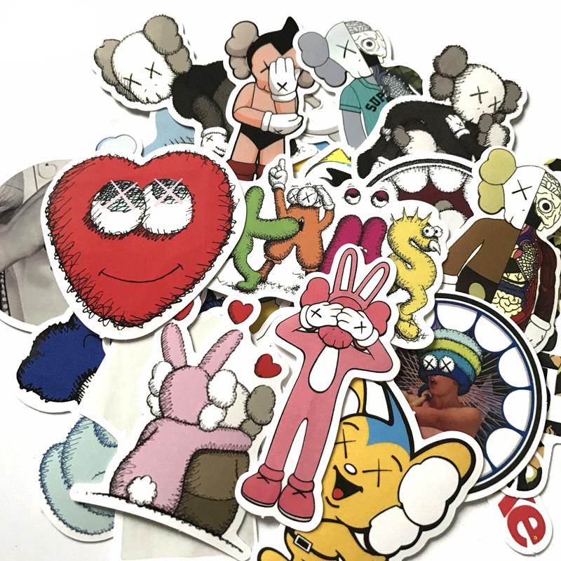 27Pcs Lot Stiker KAWS Palsu Kreatif untuk Skateboard 27Pcs Lot Stiker KAWS Palsu Kreatif untuk Skateboard