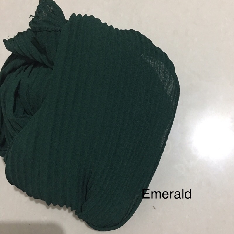 [TANPA GARIS TENGAH] FULL PLISKET PASHMINA pashmina plisket ceruty babydoll pasmina plisket-Emerald