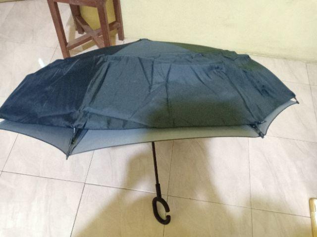 Payung Terbalik Unik Reverse Umbrella Upside Down Mobil Hujan Anti Air Gagang C Cars Souvenir Travel
