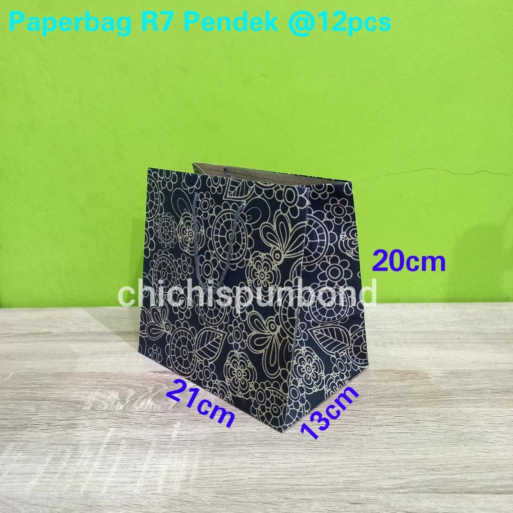 

Isi 12pc Paperbag R7 PENDEK 21x20 batik lusinan / tas kertas motif batik 21 x 20 / tas kertas batik / paperbag