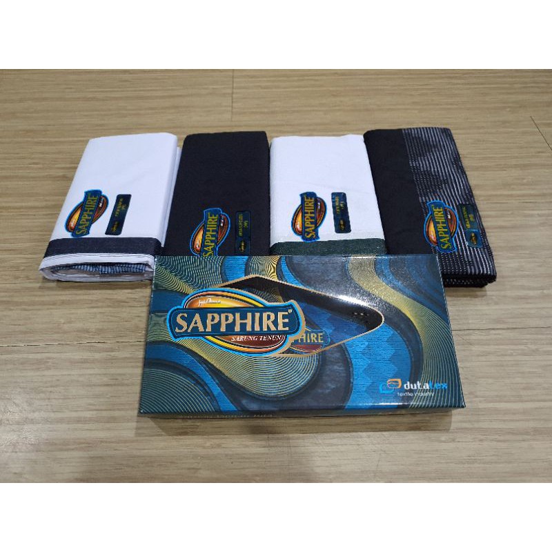 Sarung Tenun Sapphire Dewasa Polos Tumpal Hitam Putih