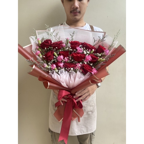 Jual Korean Rose Bouquet Anniversary Red Rose With Carnation Shopee Indonesia