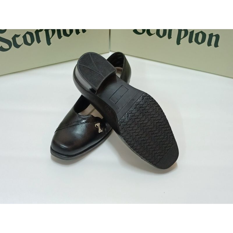 Sepatu Kulit Wanita Scorpion 071257 Hitam