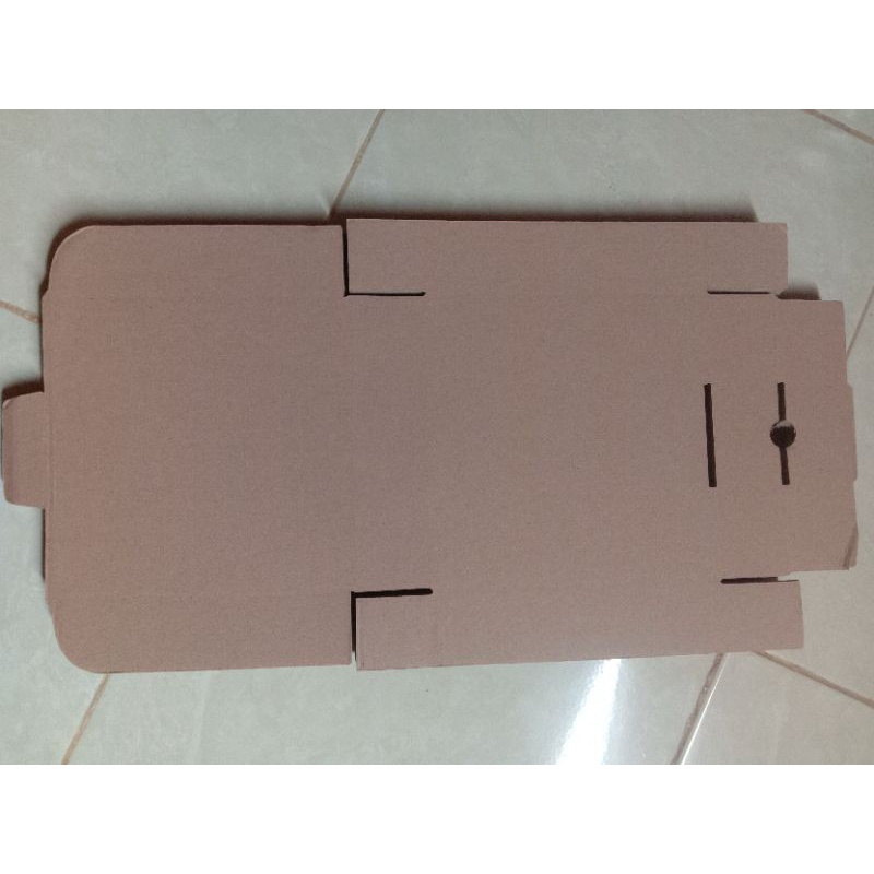 

Kardus Hampers 20 x 20 x 5