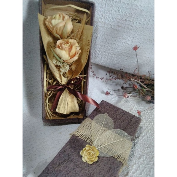 

buket,gift box,flower box,bunga kering