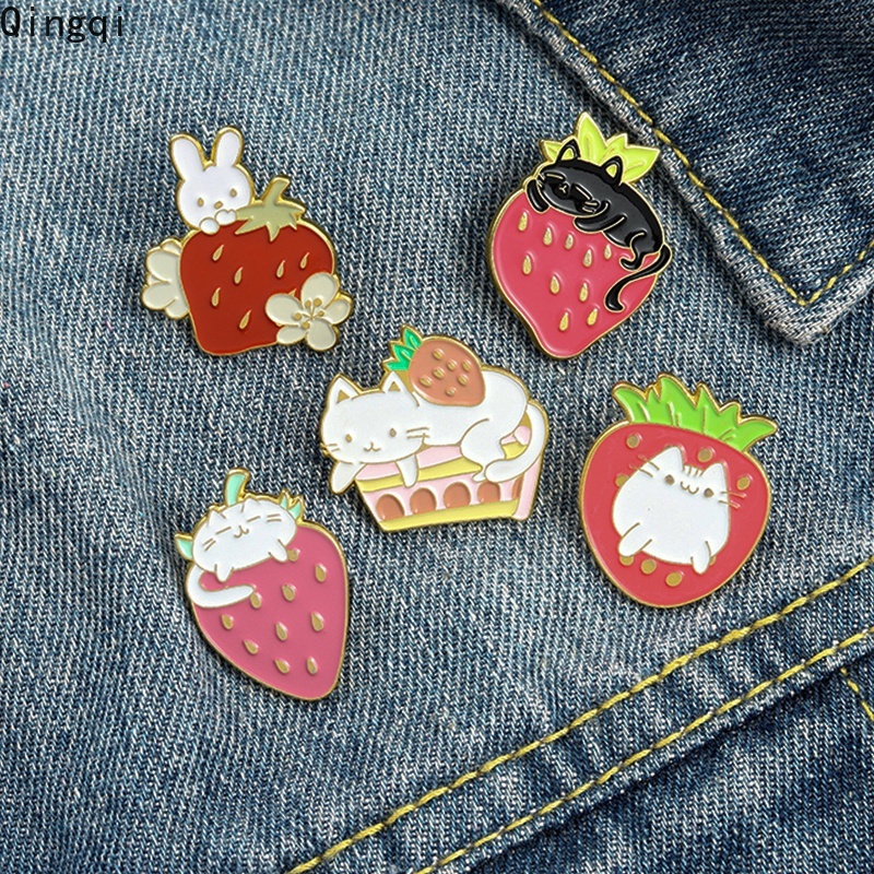 Bros Pin Enamel Desain Kartun Buah Strawberry Kucing Kelinci Untuk Pakaian