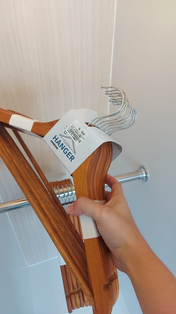 Informa Set Hanger Kayu 8 Pcs - Cokelat Tua