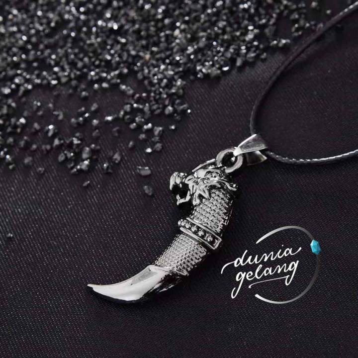 Kalung Singa Spike Punk Kujang Taring Silver Titanium Stainless Steel Besi Baja Pria Wanita Couple