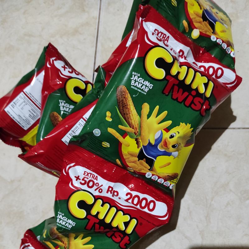 

Kemasan baru berat gram Cheetos/chiki Twist Rasa Jagung Bakar 15 gr + 50 % 22,5 gr Per pc