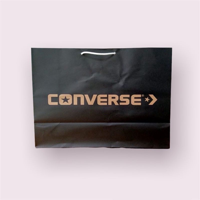 

paper bag Converse terlaris
