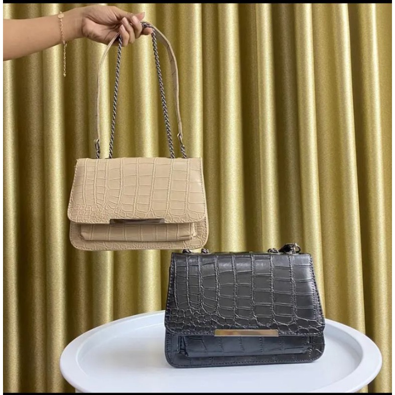 TAS wanita/ LOVITA SLINBAG