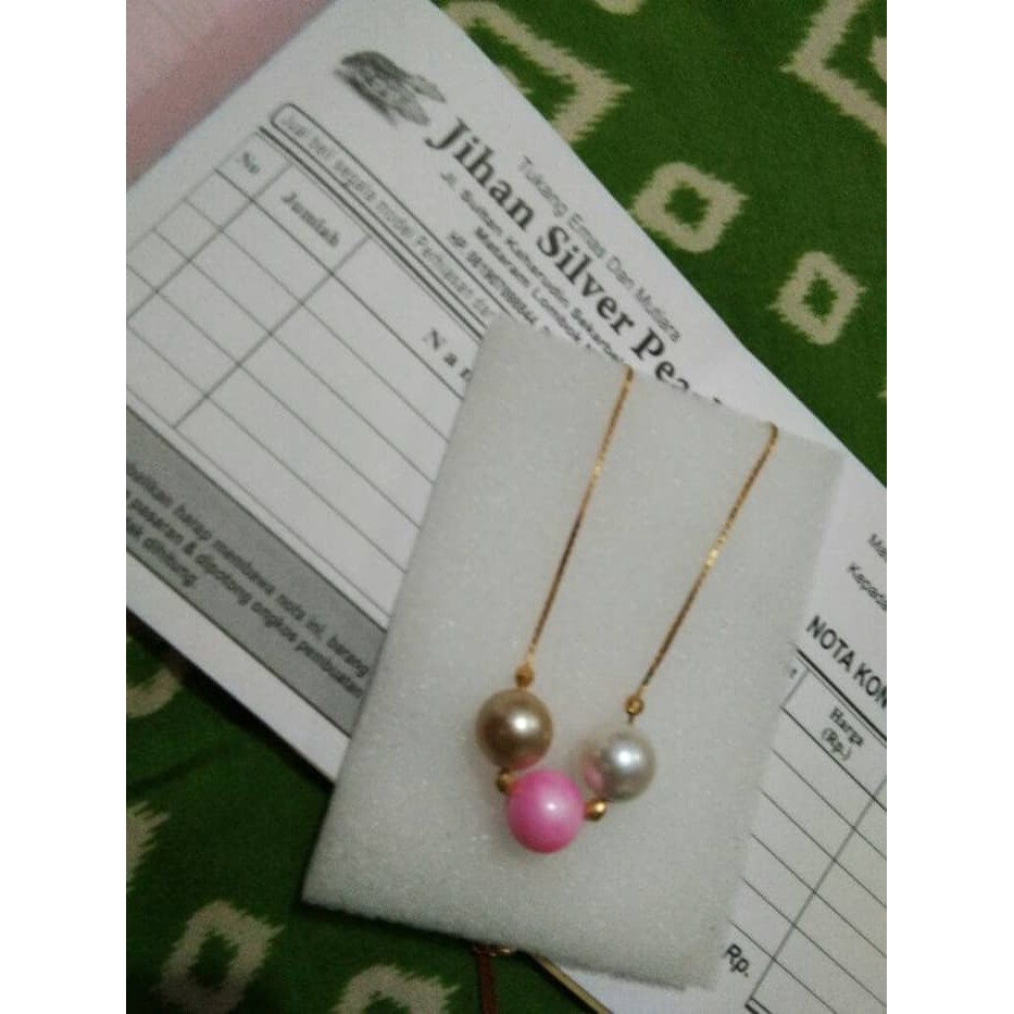 "Kalung emas mutiara laut"