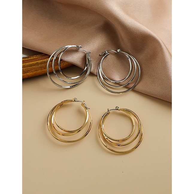 LRC Anting Tusuk Fashion Golden Alloy Geometric Circle P7364