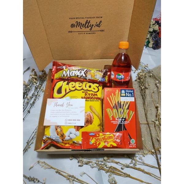 

paket gift hampers snack box red