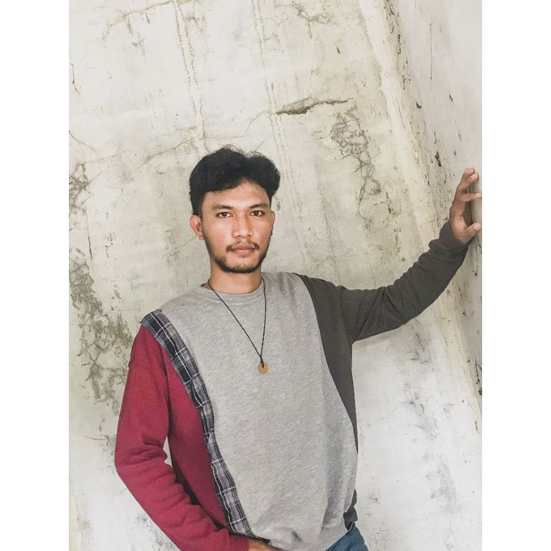 ALTOVO REWORKED SWEATER MURAH 1 model 1 produk reworked thrift