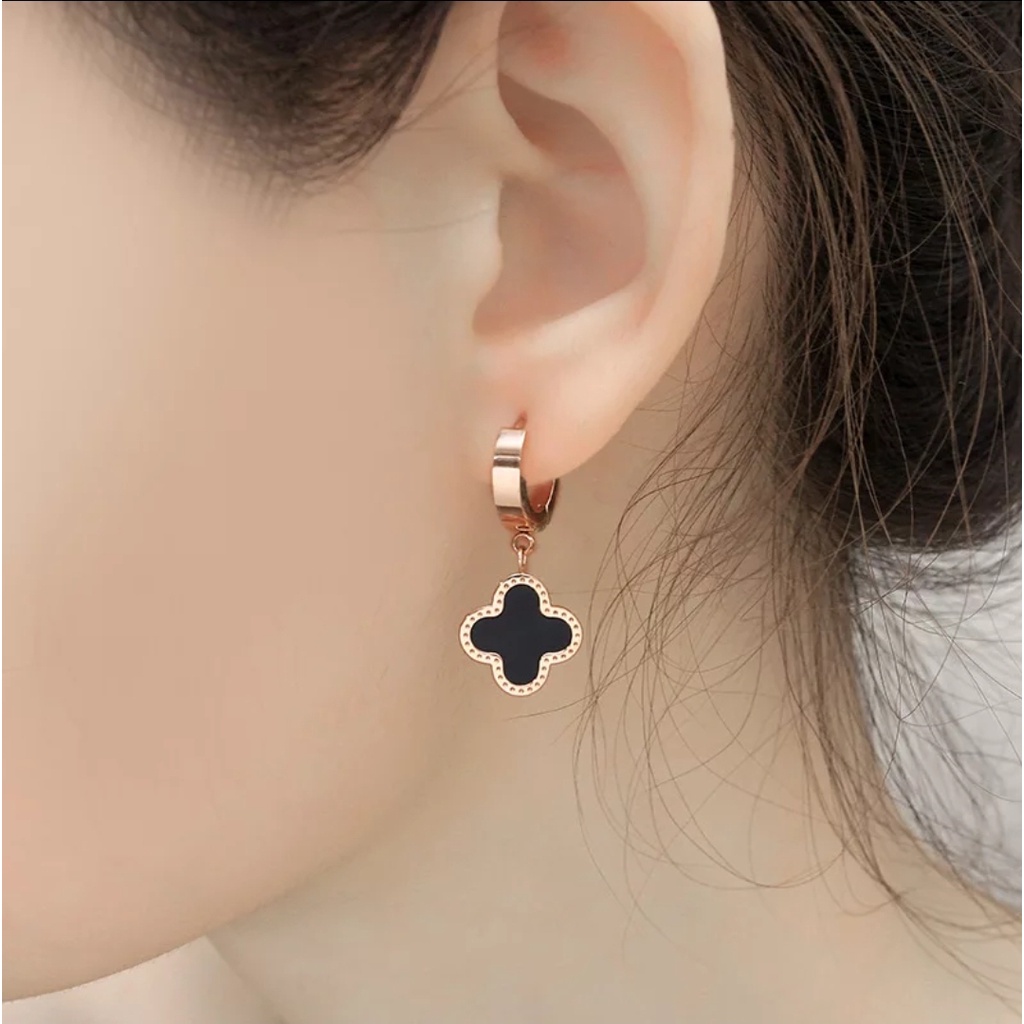 Anting Jepit Titanium Aksen Bunga Semanggi Tersedia Warna Rose Gold, Gold dan Silver