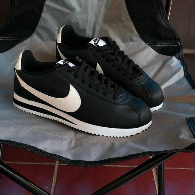 NIKE CORTEZ BLACK WHITE