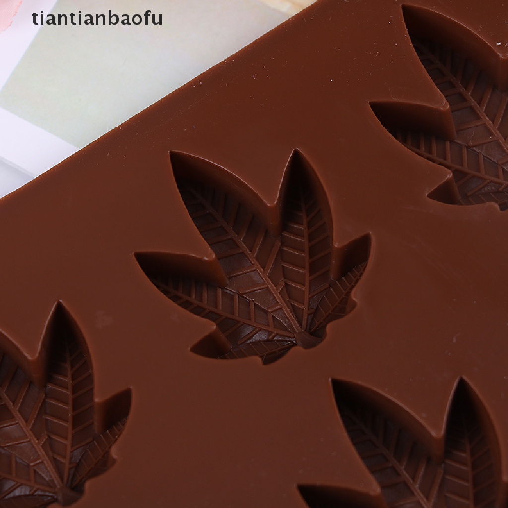 Cetakan Kue / Permen / Coklat Bentuk Daun Maple Bahan Silikon