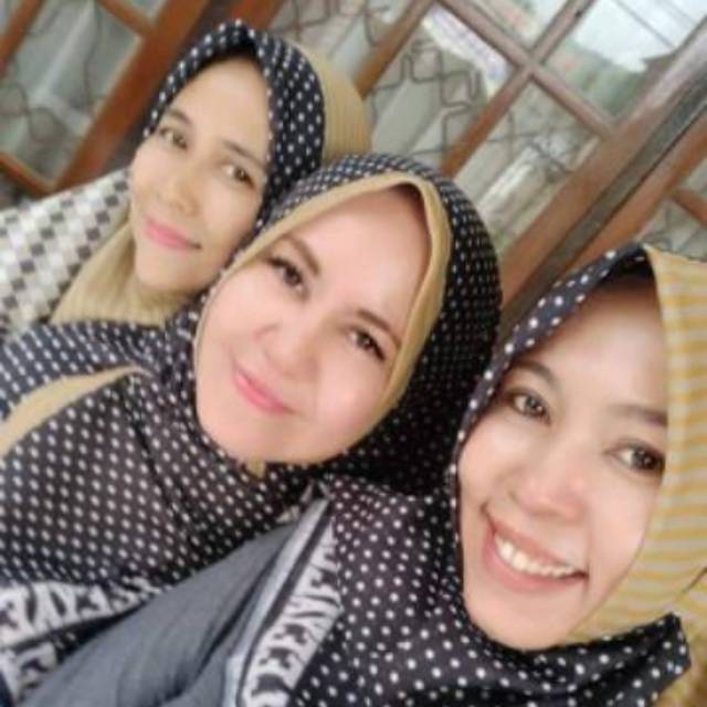 HIJAB SEGIMEPAT MOTIF PRINTING II Eleeyascarf: ELY 44