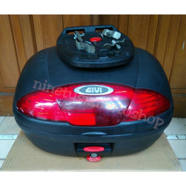 Box Motor GIVI E45 With Stoplamp ( Bursa Box Second Berkwalitas ) not kappa shad yamaha honda