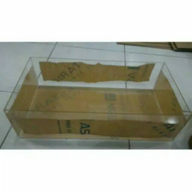 

Acrylic box ukuran 25x35x2cm