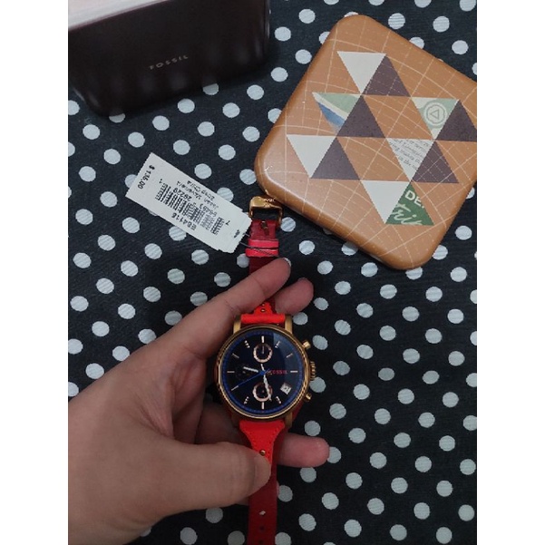 PL jam fossil boyfriend merah