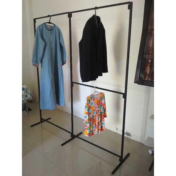 gawang gantungan baju gandeng kaki 3