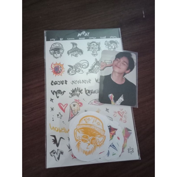 BOOKED Luggage tatto lucas md by ten pc photocard