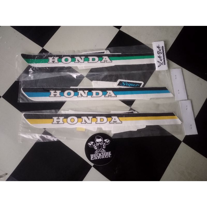 striping stiker body Honda supercup c700