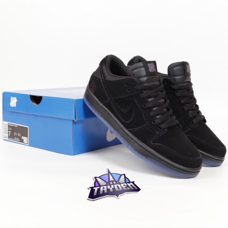 Nike SB Dunk Low SP Undefeated Ballistic Triple Black