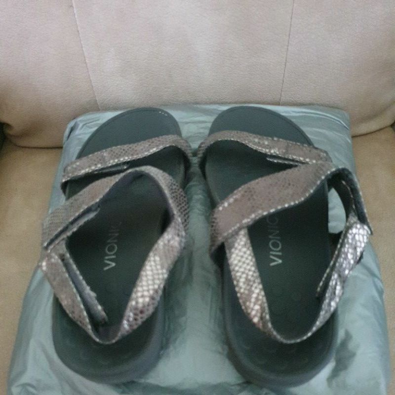 Vionic preloved sandals