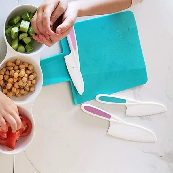 Tovla Jr Kids’ Knives and Foldable Cutting Board Set