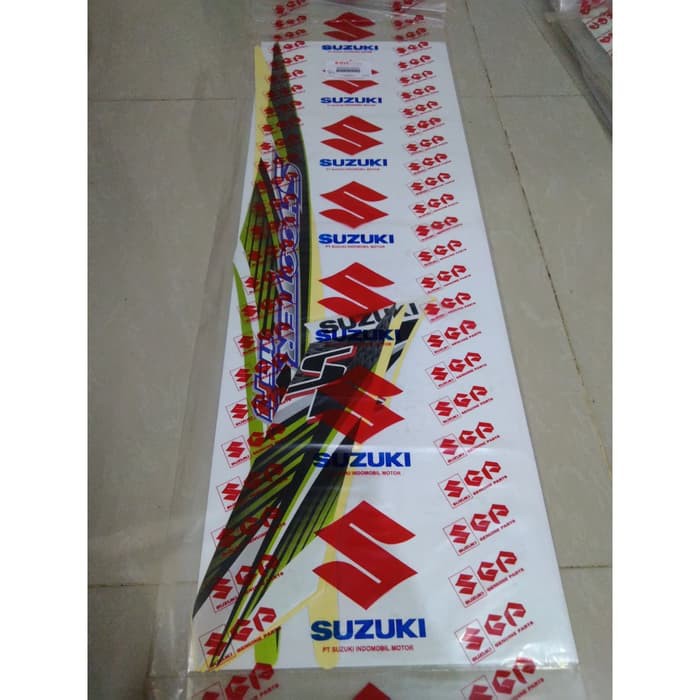 Promo  STIKER BODI STRIPING SHOOTER FI HIJAU ORIGINAL SUZUKI  Diskon