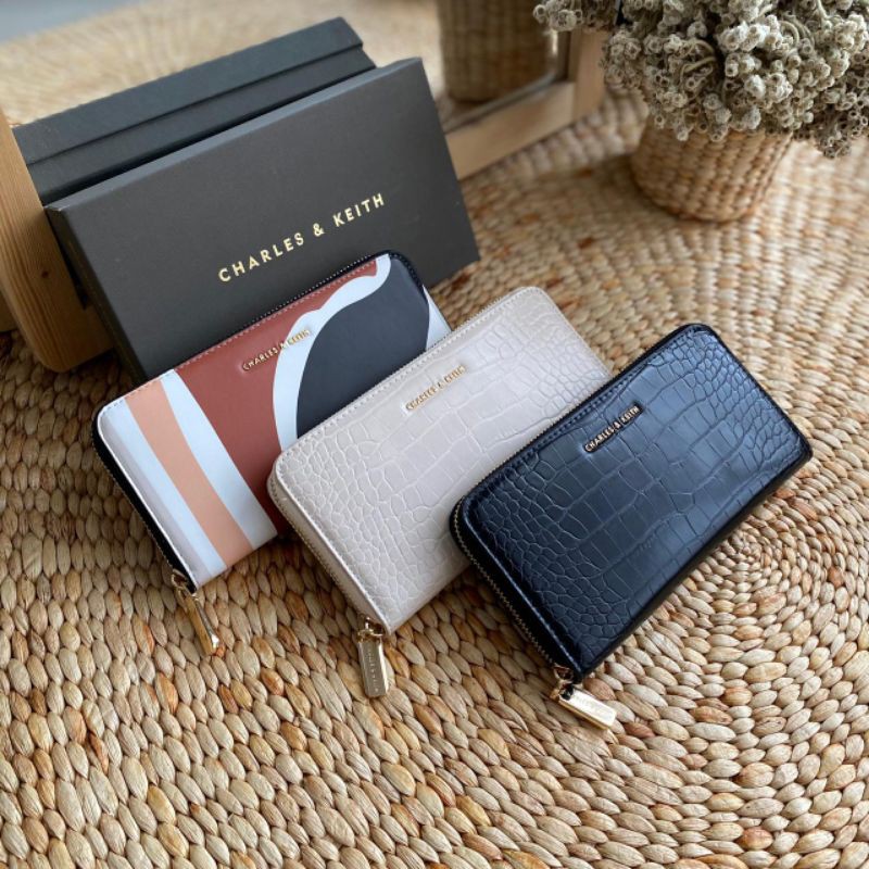 dompet Charles & Keith