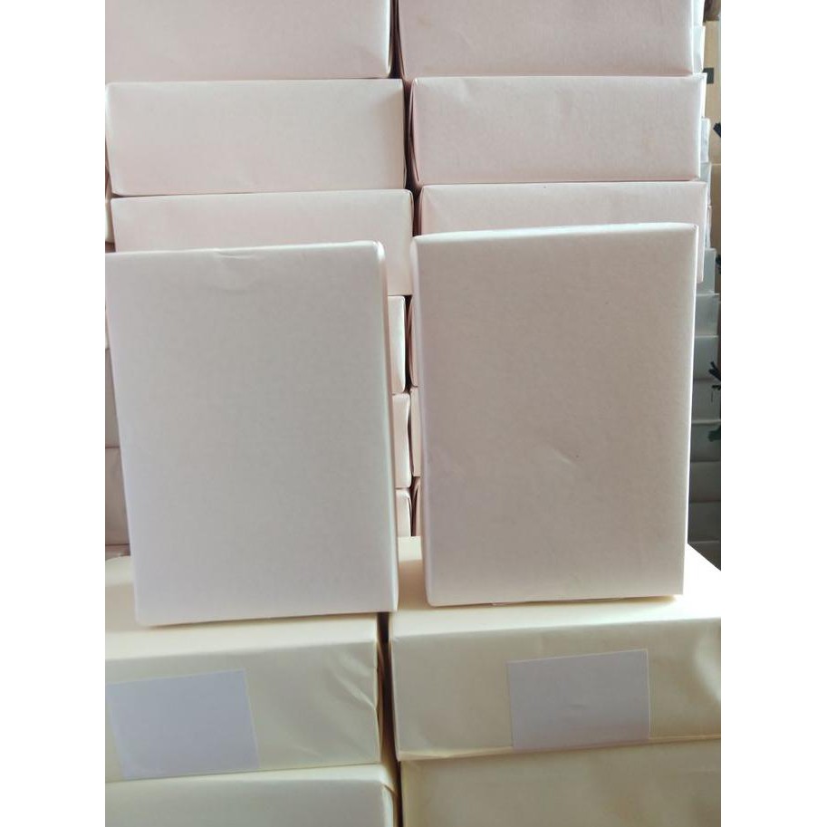 

Kertas HVS A6 70 Gr Warna 1 Rim ( Pink,Hijau Muda & Biru Muda) - Putih