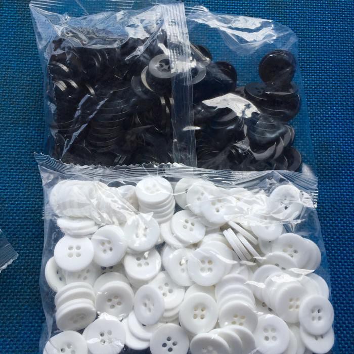 Jual Kancing / Kancing Celana/Kancing Baju/28L/18Mm/Hitam/Putih - Putih