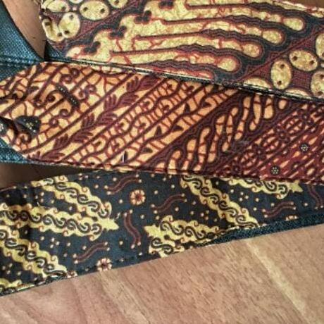 ikat kepala totopong sunda