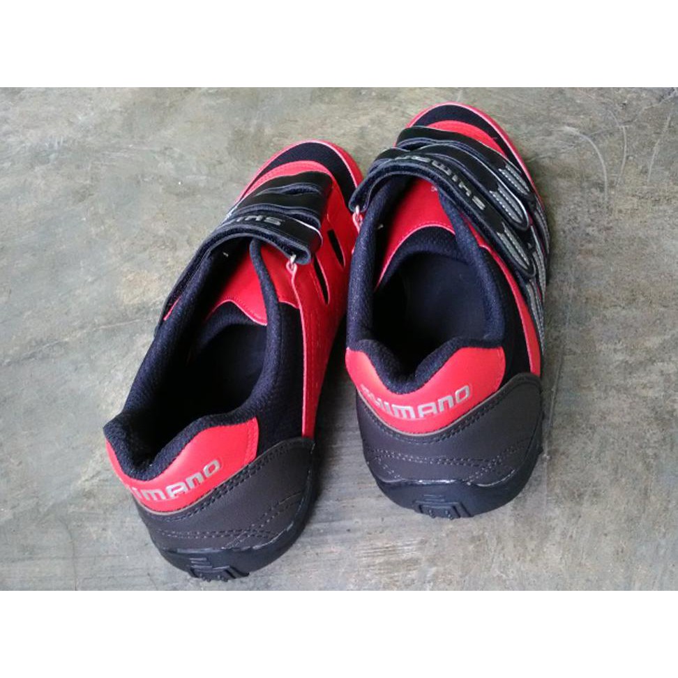 sepatu gowes mountain bike