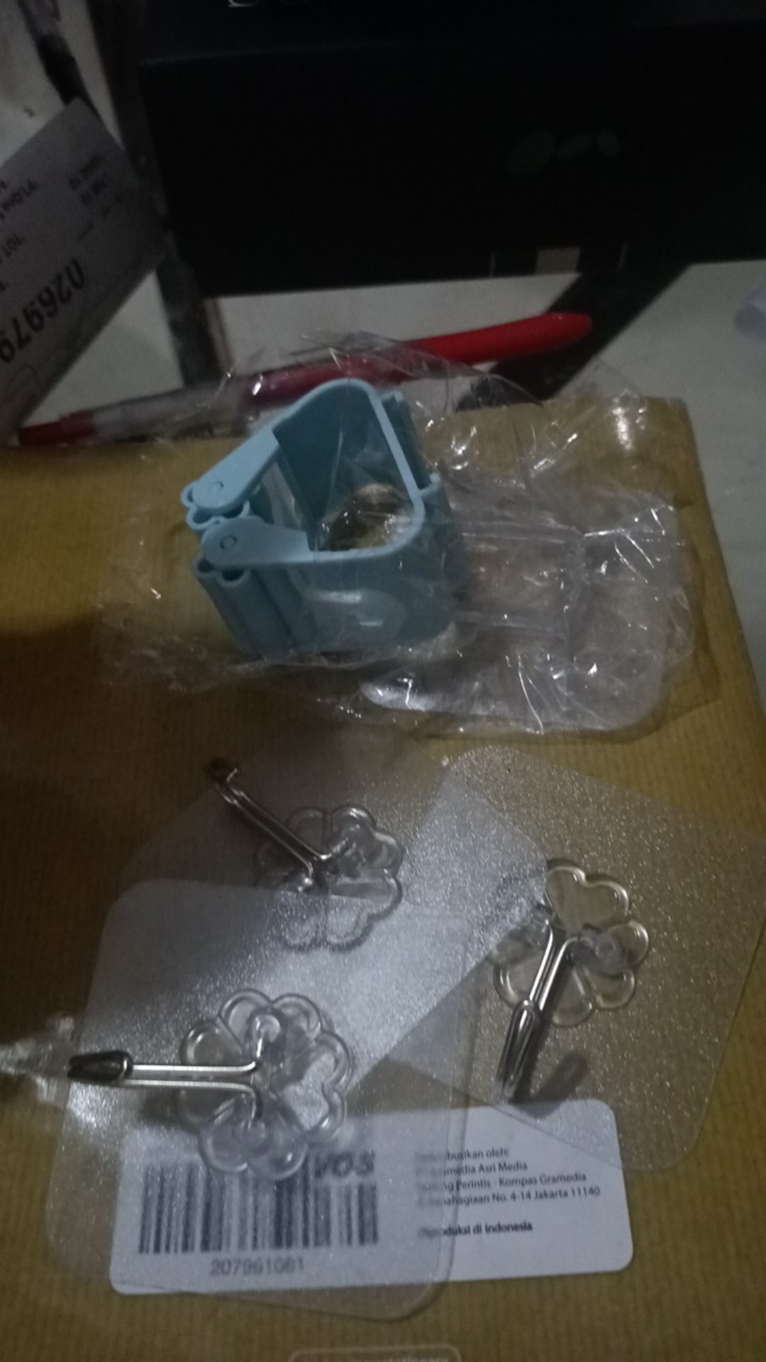 Rak Dapur / Rak Wastafel Penyimpanan Botol Sabun Spons Gantungan Handuk