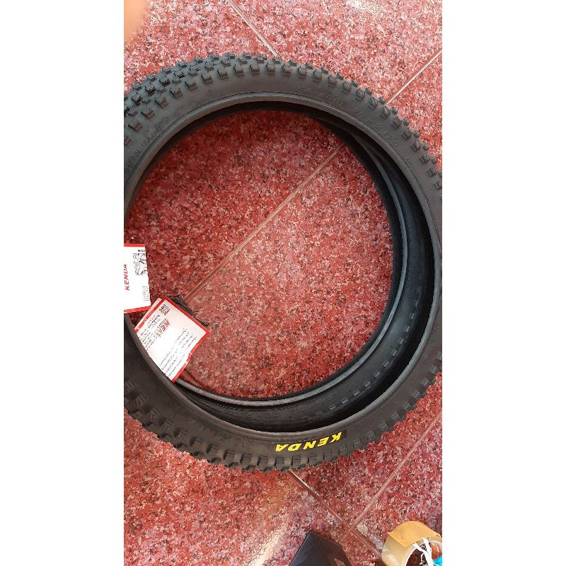 ban kenda ukuran 20x2.125. cocok buat sepeda lipat, BMX, Minion