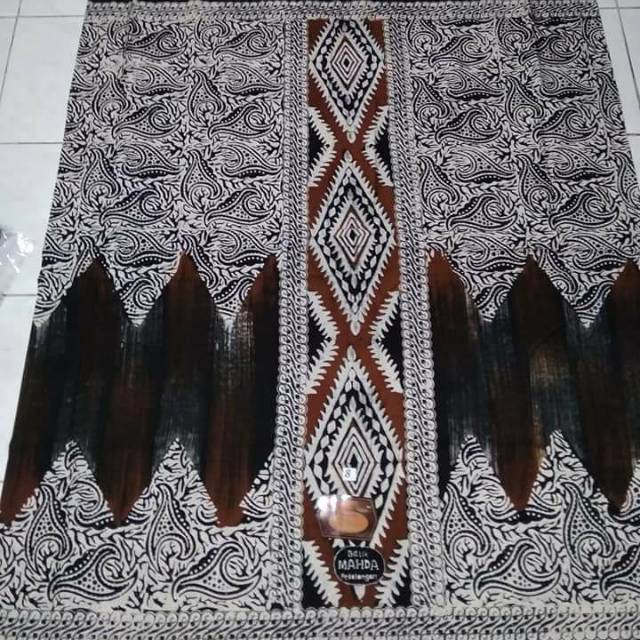 Sarung batik Mahda