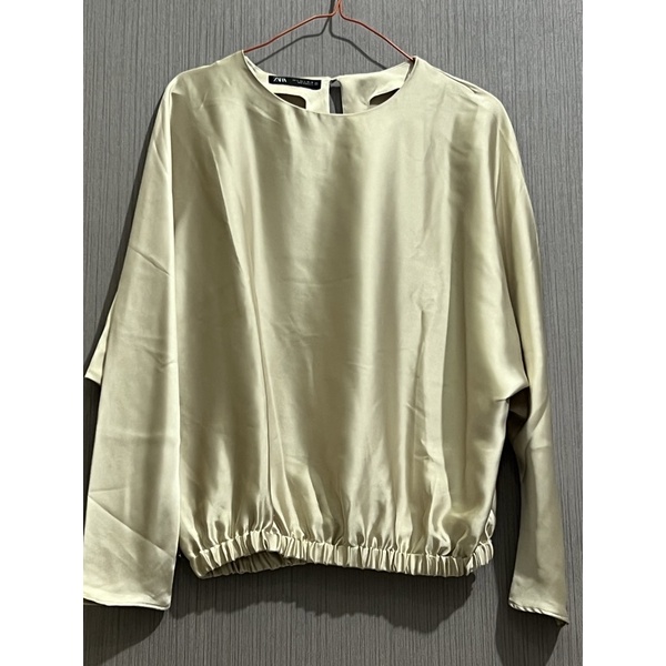 baju blouse zara warna gold bahan satin adem lembut