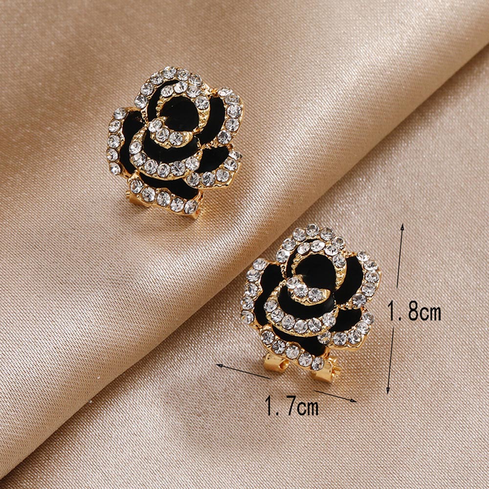 Anting Stud Kristal Hitam Bentuk Bunga Warna Emas Untuk Wanita