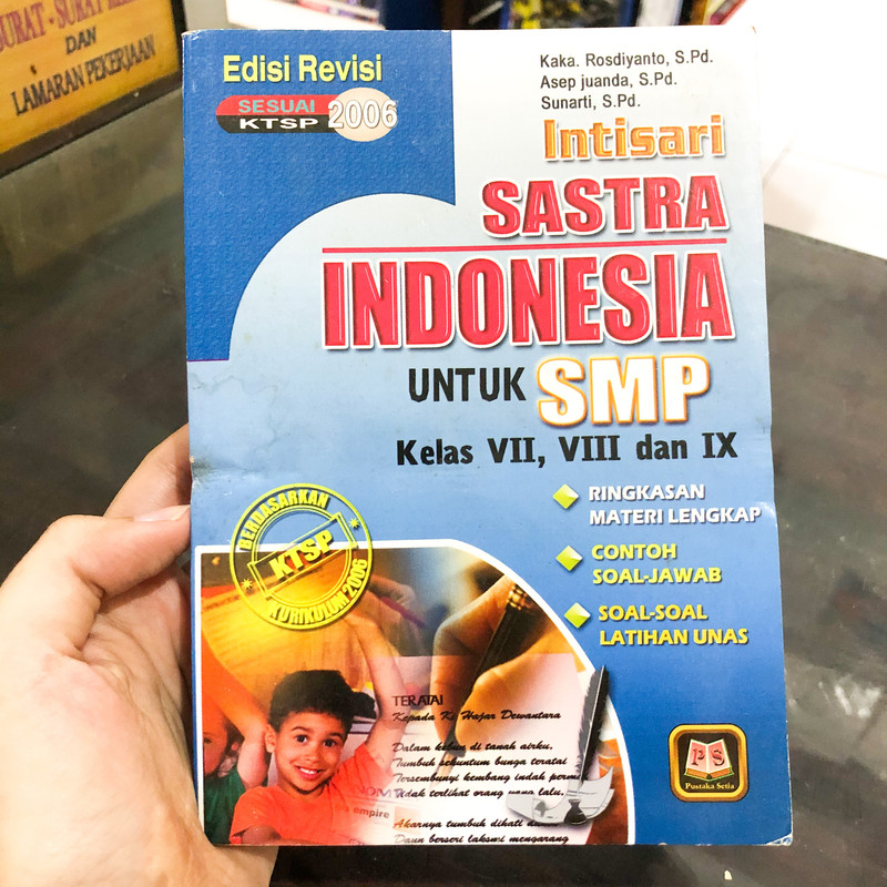 Buku Intisari Sastra Indonesia untuk SMP