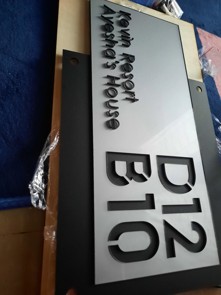 Papan Nomor Rumah Akrilik | Nomer Rumah Akrilik | No Rumah Akrilik | Alamat Rumah Font Lubang Wr206