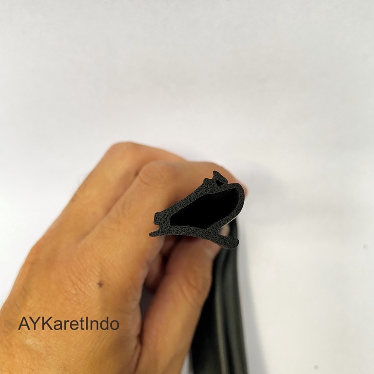 Karet list pintu Spon 2022 A / list pintu mobil Karet