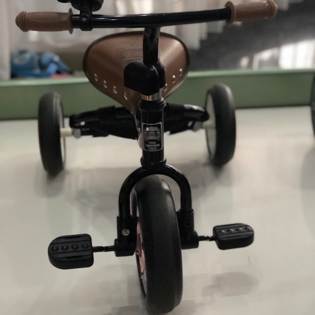 london taxi tricycle