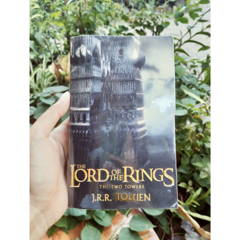 Lord of The Rings (Book2) by JRR Tolkien (Novel import preloved)